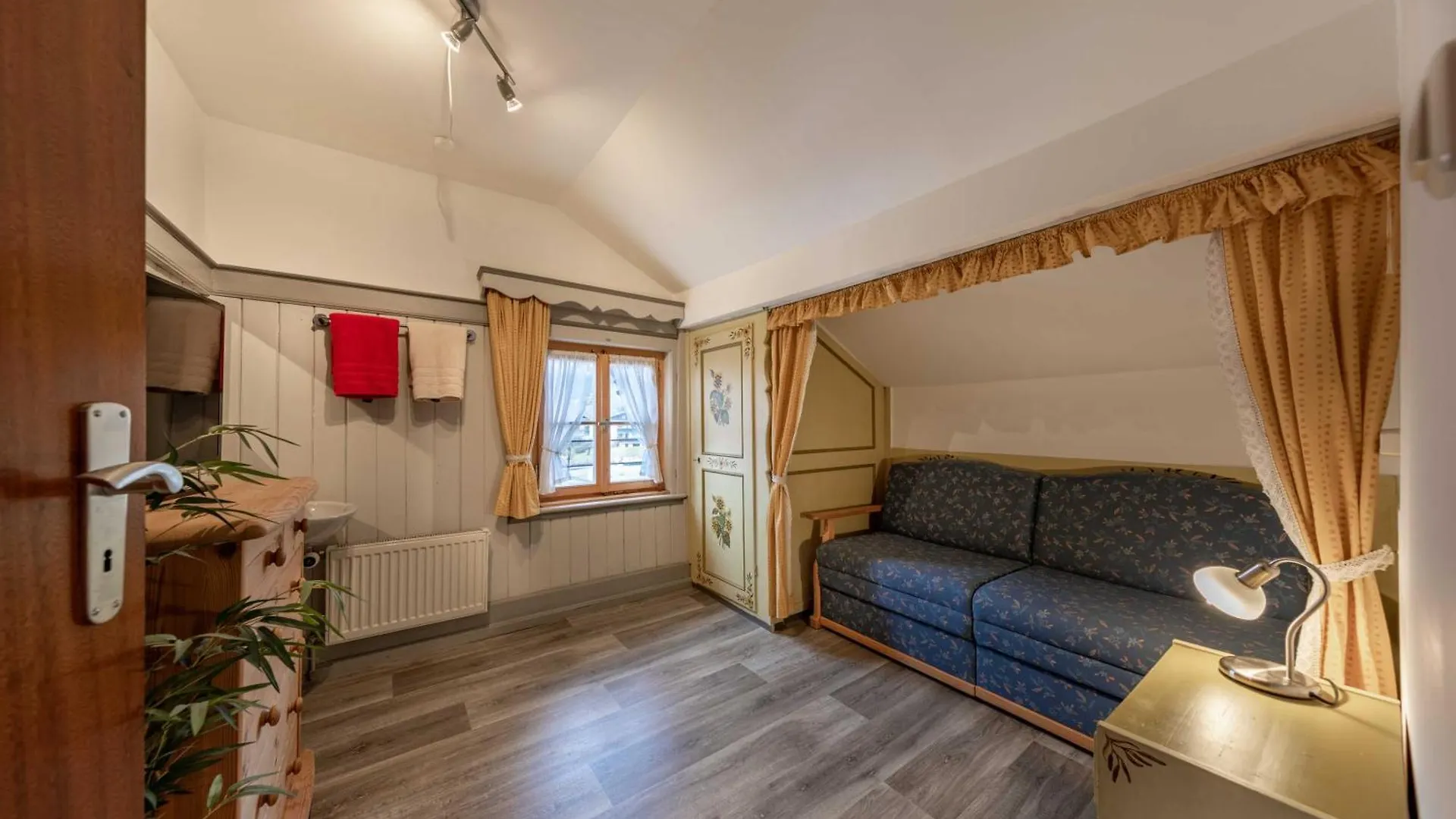 Apartment Ferienwohnung Gästehaus Forelle am See Schliersee Deutschland